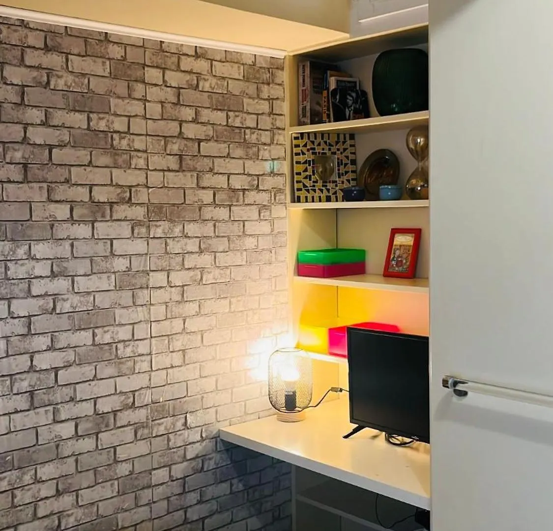 Charmante Chambre De Bonne A Montorgueil Paříž 0*,